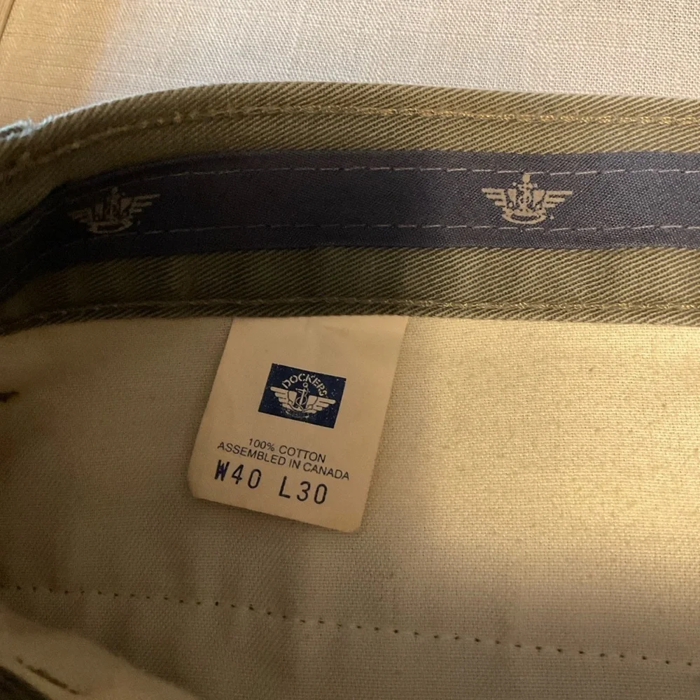 Dockers Men's Olive Chinos